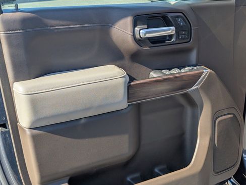 Used 2021 GMC Sierra 1500 SLT w/ X31 Off-Road Package image 16