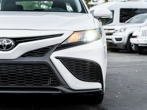 Used 2023 Toyota Camry SE image 7