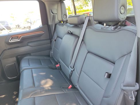 Used 2022 GMC Sierra 1500 Denali w/ Denali Reserve Package AWD/4WD image 12