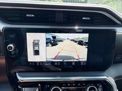 Used 2024 GMC Sierra 1500 Denali w/ Technology Package AWD/4WD image 15