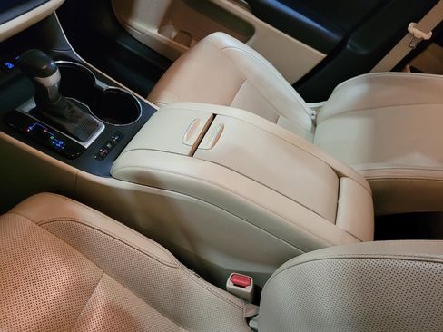 Used 2017 Toyota Highlander Limited image 26