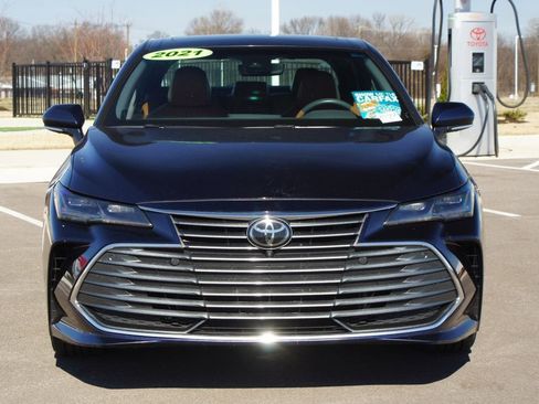 Used 2021 Toyota Avalon Limited image 25