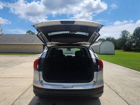 Used 2022 GMC Terrain SLE w/ LPO, Floor Liner Package FWD image 20