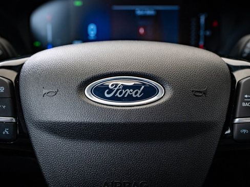 Used 2024 Ford Escape SE w/ Class II Trailer Tow Package image 28