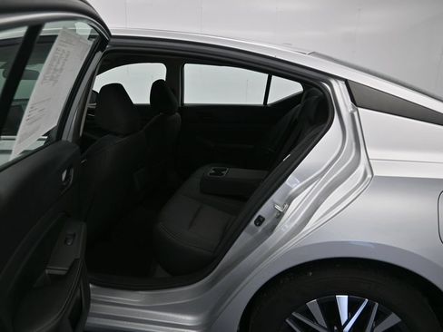 Certified 2024 Nissan Altima 2.5 SV FWD image 22