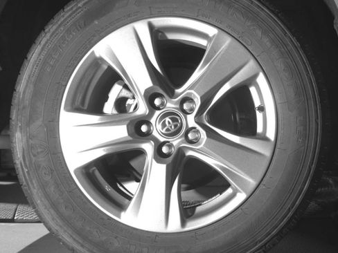 Used 2025 Toyota RAV4 XLE image 16