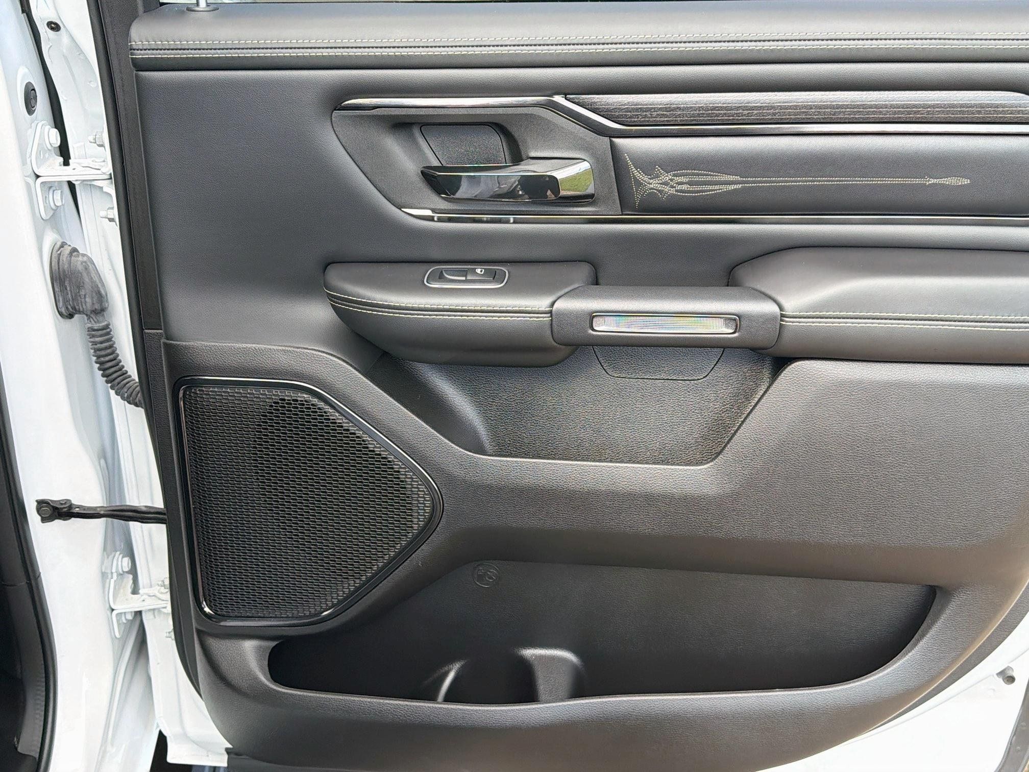 Used 2023 RAM 1500 Limited w/ Body Color Bumper Group AWD/4WD image 29