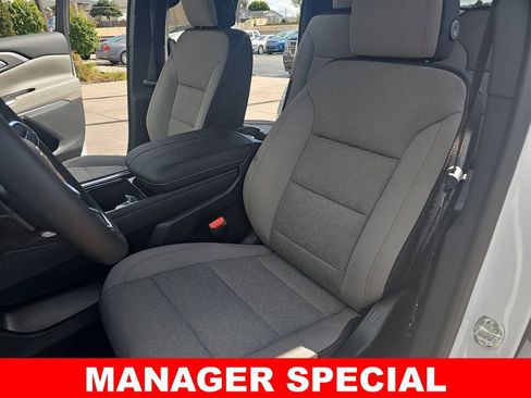 New 2026 Chevrolet Traverse LT image 16