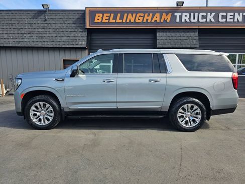 Used 2024 GMC Yukon XL Denali AWD/4WD image 2