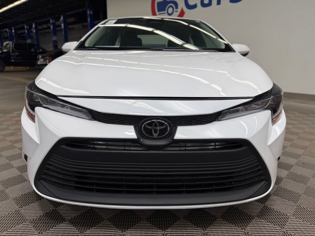 Used 2026 Toyota Corolla LE FWD image 2