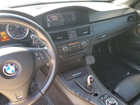 Used 2013 BMW M3 Convertible w/ Premium Pkg image 22