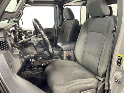 Used 2021 Jeep Gladiator Willys image 11