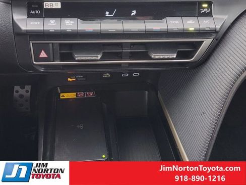 Used 2025 Toyota Camry SE image 21