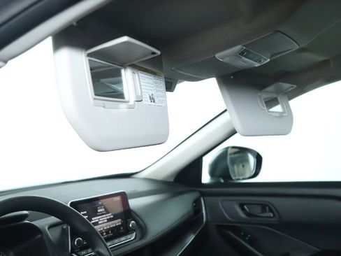 Used 2024 Nissan Rogue S image 19