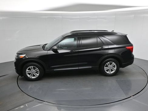 Certified 2023 Ford Explorer XLT RWD image 42