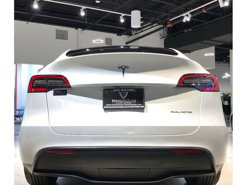 Used 2021 Tesla Model Y Long Range image 12
