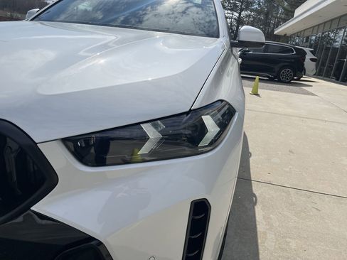 New 2026 BMW X6 xDrive40i image 11