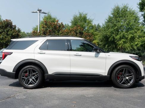 Used 2025 Ford Explorer ST-Line w/ Premium Package RWD image 10