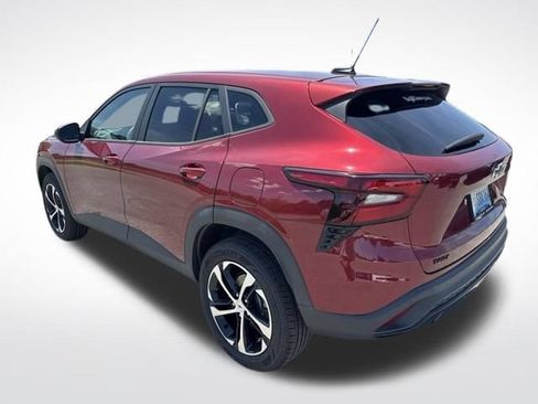 Used 2025 Chevrolet Trax RS w/ Driver Confidence Package FWD image 3