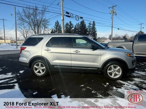 Used 2018 Ford Explorer XLT image 2