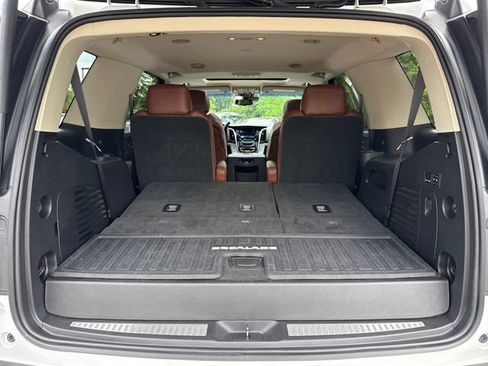 Used 2019 Cadillac Escalade Luxury AWD/4WD image 30