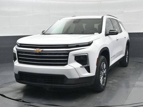 Used 2026 Chevrolet Traverse LT FWD image 36