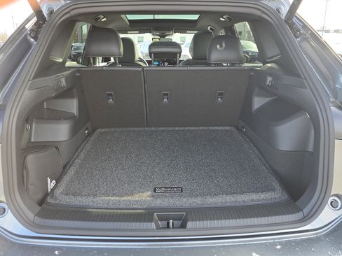 New 2026 Volkswagen Tiguan SE R-Line image 14