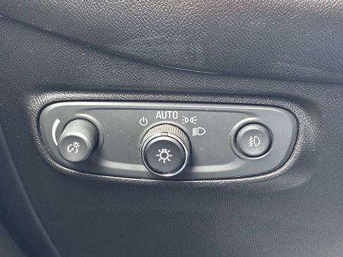 Used 2021 Chevrolet Equinox LT AWD/4WD image 11