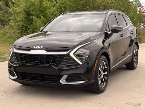 Used 2025 Kia Sportage EX w/ Premium Package image 2