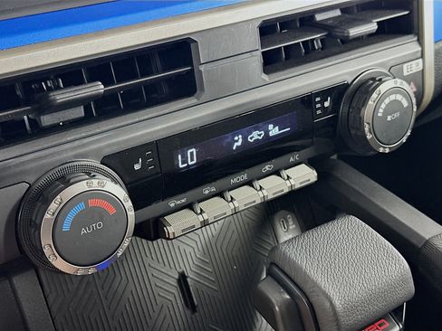 Used 2025 Toyota Tacoma TRD Off-Road image 24