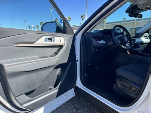 New 2026 Ford Explorer Active image 14