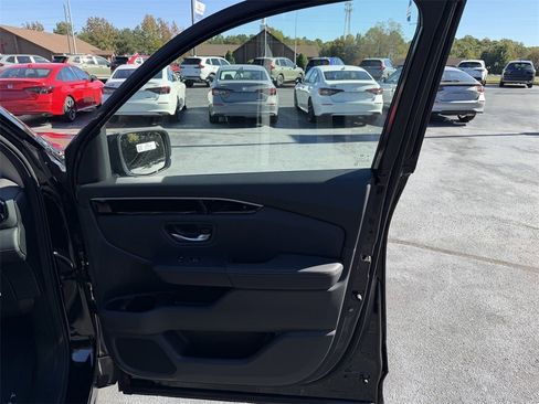 New 2025 Honda Pilot Touring image 24