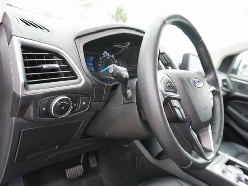 Certified 2024 Ford Edge SEL image 10