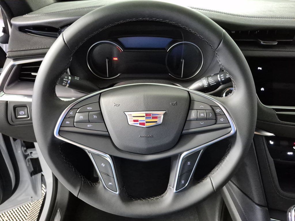 New 2026 Cadillac XT5 Luxury w/ LPO, Floor Liner Package AWD/4WD image 11
