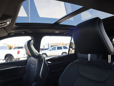 New 2025 Jeep Grand Cherokee L Overland w/ Luxury Tech Group IV image 17