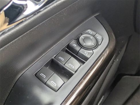 Used 2022 GMC Acadia AT4 w/ Technology Package image 24