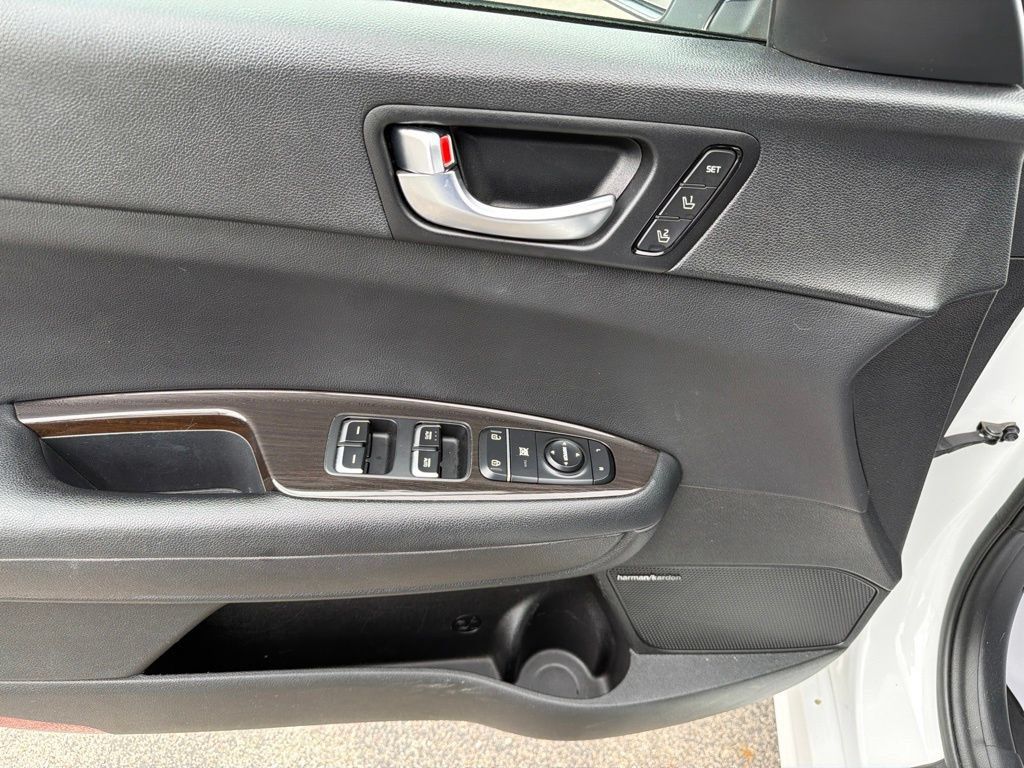 Used 2020 Kia Optima Premium FWD image 18