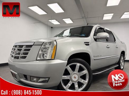 Used 2013 Cadillac Escalade EXT Luxury AWD/4WD image 1