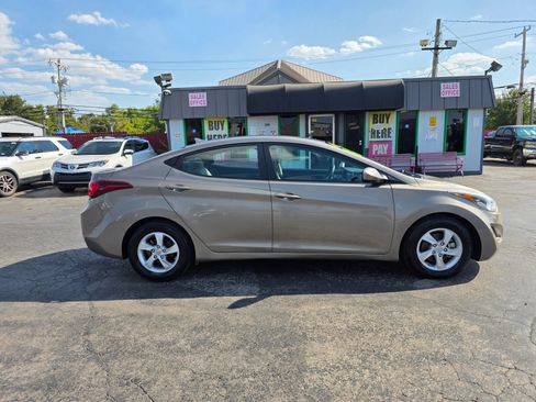 Used 2014 Hyundai Elantra SE FWD image 22