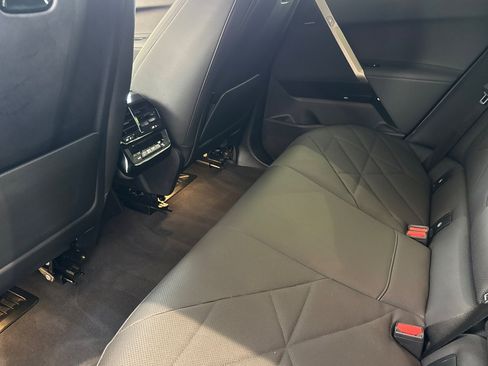 Used 2023 BMW iX xDrive50 w/ Sport Package AWD/4WD image 15