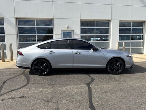 Used 2023 Honda Accord Sport image 3