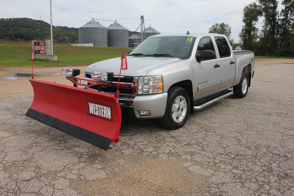 Used 2010 Chevrolet Silverado 1500 LT w/ Power Pack Plus AWD/4WD image 1