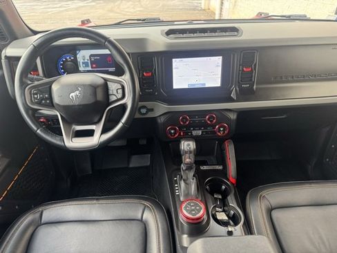 Certified 2023 Ford Bronco Badlands w/ Sasquatch Package image 29