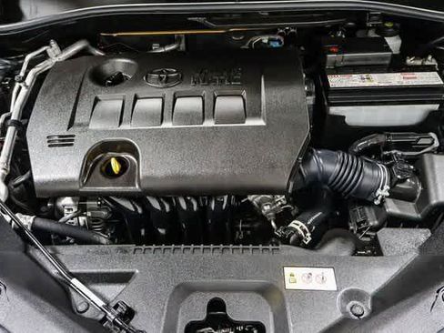 Certified 2021 Toyota C-HR LE FWD image 27