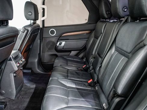 Used 2018 Land Rover Discovery HSE AWD/4WD image 18