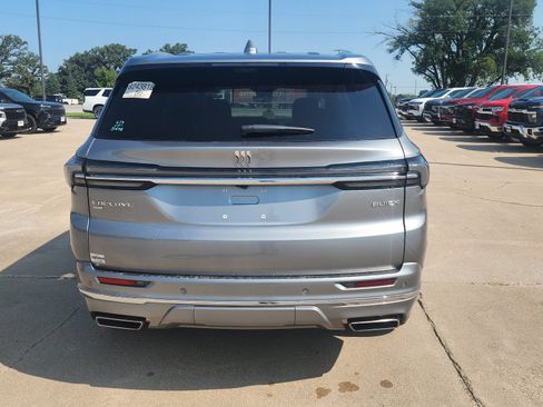Used 2026 Buick Enclave Avenir w/ Super Cruise Package AWD/4WD image 5