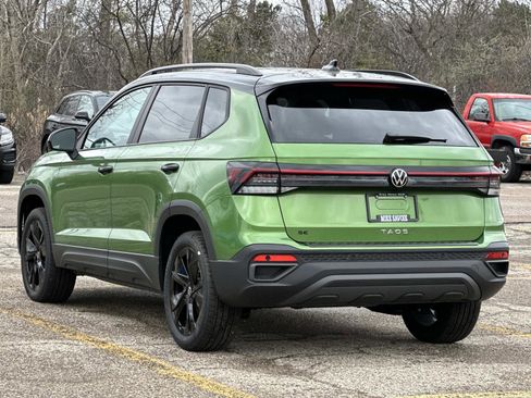 New 2026 Volkswagen Taos SE image 4