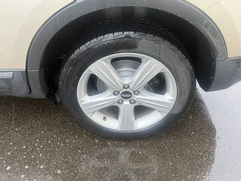 Used 2017 Lincoln MKC Premiere image 9