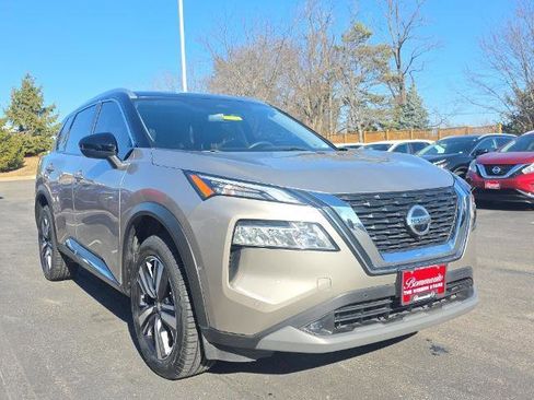 Used 2021 Nissan Rogue SL w/ Premium Package image 1