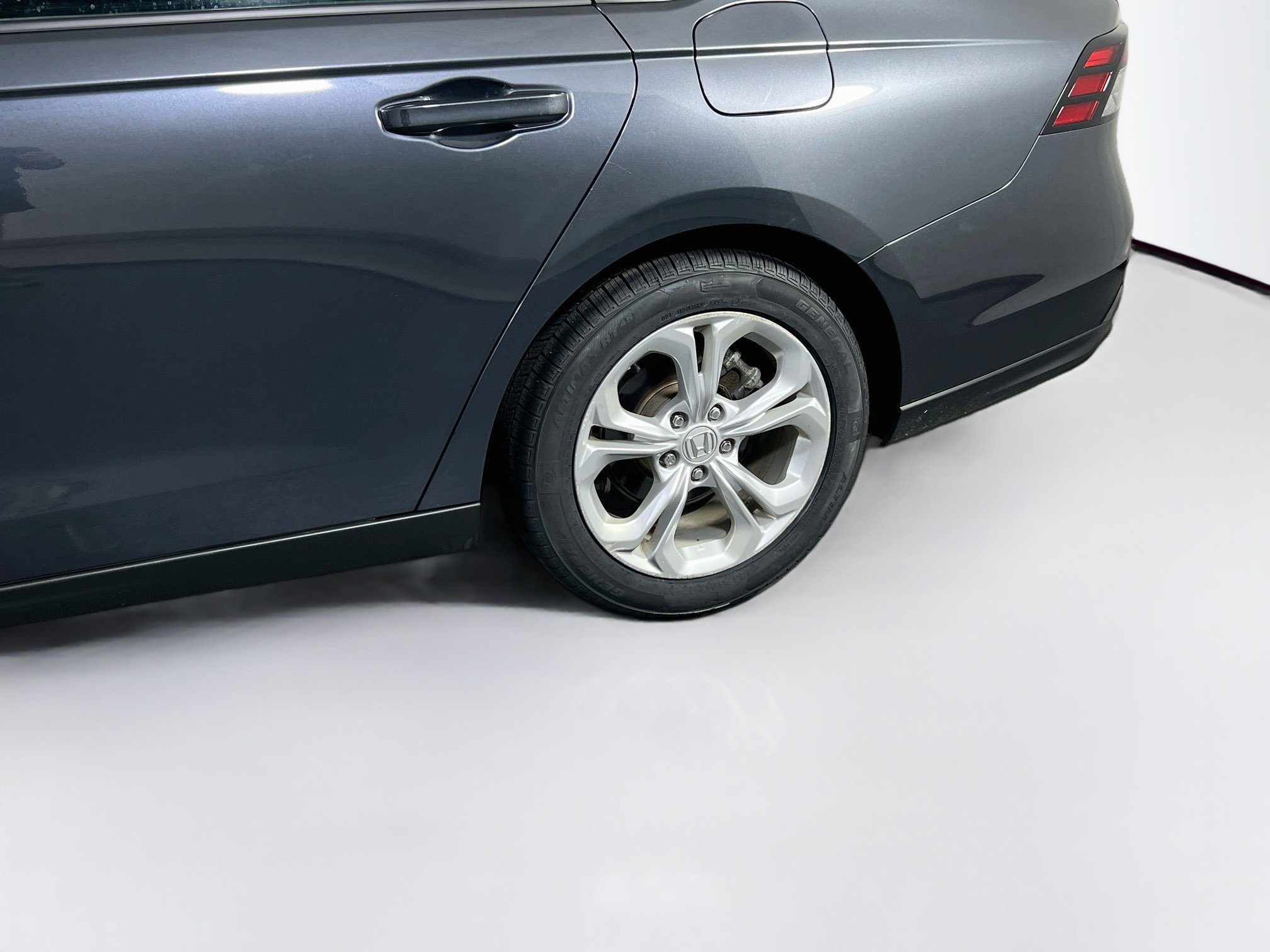 Used 2023 Honda Accord LX image 28